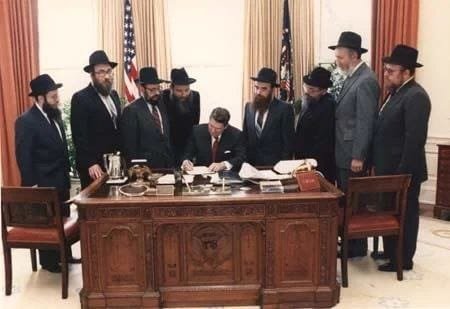 नूहाइड कानून और Education Day USA